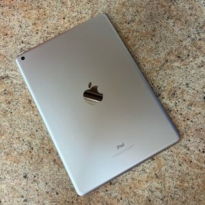 Apple iPad 6th generation- Silver/White